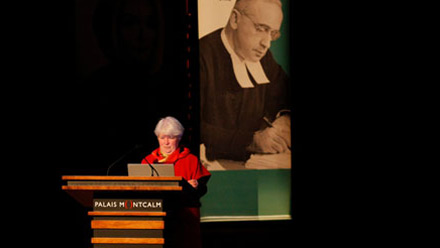 Dans le cadre de la srie Les Grands d'aujourd'hui racontent ceux d'hier, Mme Gisle Lamoureux rendait un vibrant hommage au frre Marie-Victorin.  CCNQ, Christian Desjardins